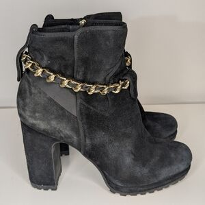 Karl Lagerfeld Paris Lark Chain Suede Lug Sole Booties - Black gold - size 8.5